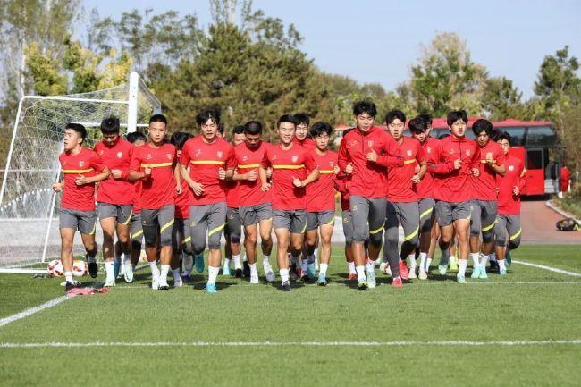 记者：阿拉巴今天接受手术，门迪伤势不重预计缺席10天据TheAthletic记者GuillermoRai报道，阿拉巴将在奥地利接受手术。
